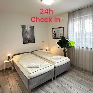 private-studio-mit-eigene-kuche-und-bad.nuremberg-hotels.org/